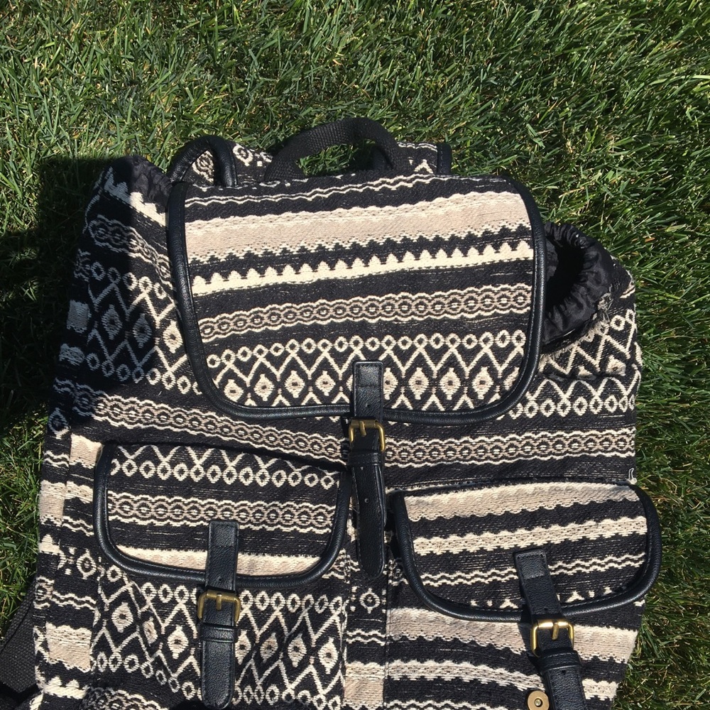 backpack - Picture 2 of 6